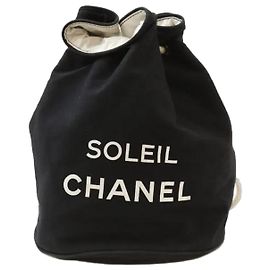 Chanel Mochila saco con cordón novelty en lona negra