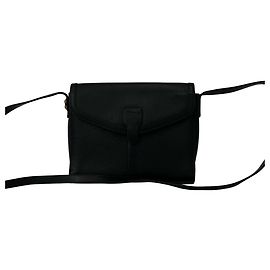 Burberry Shadow Horse Logo Schultertasche aus Leder