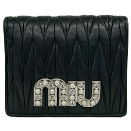 Cartera bi-fold de piel Matelassé Logo Bijou Miu Miu