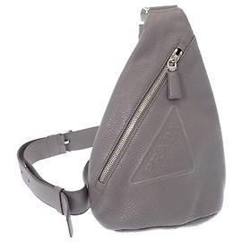 Borsa a tracolla Prada in Vitello Daino grigio con logo impresso