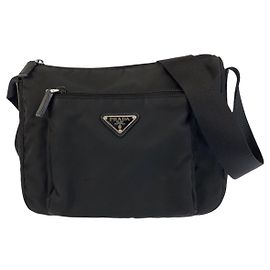 Borsa a tracolla Prada in nylon nero