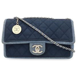 Borsa a tracolla Chanel Medallion Matelassé con catena W