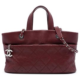 Borsa Shopping Tote Satchel Chanel in pelle caviar matelassé rossa