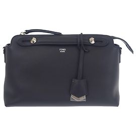 Bolsa By The Way Fendi Medium em couro preto
