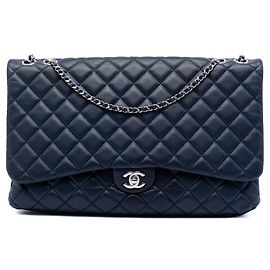 Chanel Maxi CC gesteppte Lammleder Schultertasche in Blau mit 3 Fächern und Klappe