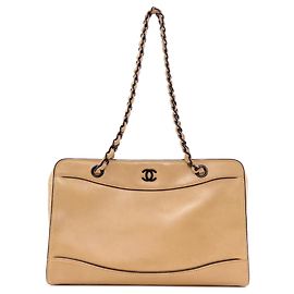 Chanel Chain Bag Tote aus beigem Kalbsleder