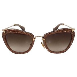 Miu Miu Schmetterlings-Sonnenbrille mit Glitzerrahmen und braunem Farbverlauf