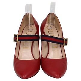 Gucci Silvie Mary Jane Pumps aus rotem Leder mit Web