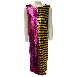 Autre Marque Robe shift midi Halpern à sequins chevron Noir / Or / Violet / Fuchsia avec dos nu