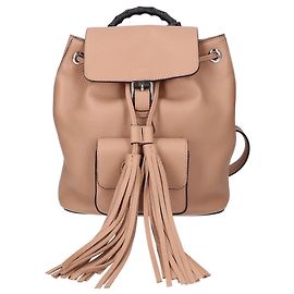 Mochila Gucci em couro de bezerro com logo em relevo, detalhe Bamboo e franja