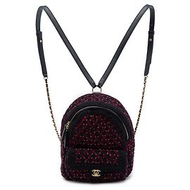 Chanel Mini gesteppter Tweed Rucksack in Schwarz mit CC-Tasche