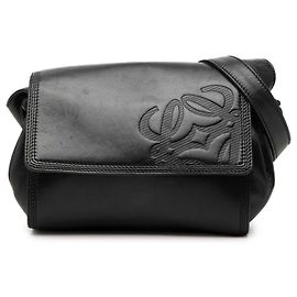LOEWE Anagram Umhängetasche mit Klappe aus schwarzem Leder