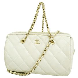 Borsa a tracolla Chanel Matelassé con catena