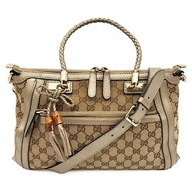 Bolsa de Ombro Gucci GG Canvas