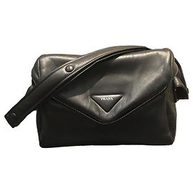 Prada Signaux Bolso de piel nappa acolchada Negro