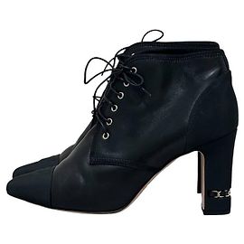 CHANEL Black Leather Chain Ankle Boots – EU 41 Pre-owned