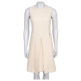 Chanel ärmelloses Kleid aus beigem Tweed - FR 36 / S gebraucht