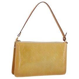 LOUIS VUITTON Monogram Vernis Lexington Pouch Beige M91010 LV Auth 202659A