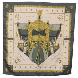 Hermès HERMES Pañuelo Carre 90 "VUE DU CAROSSE DE" Seda Gris Auth bs37041