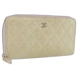 Cartera larga CHANEL Matelasse de piel de cordero Gold CC Auth 203081V