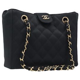CHANEL Matelasse Schultertasche mit Kette aus schwarzem Satin mit goldenem CC Auth 200529V