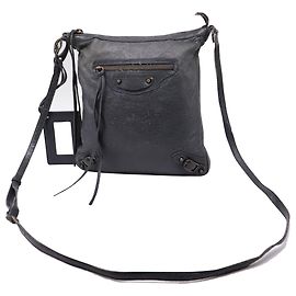 Borsa a tracolla piatta Balenciaga Motocross in pelle grigia