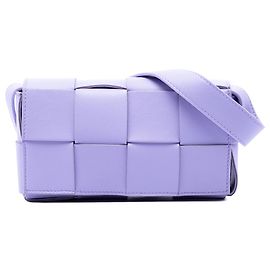 Bottega Veneta Mini Cassette Belt Bag in nappa intrecciato viola