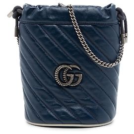 Borsa secchiello Gucci Blue Mini GG Marmont Matelassé in pelle diagonale Torchon