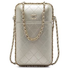 Porta-telemóvel transversal Chanel CC matelassé em pele de cordeiro metálica dourada