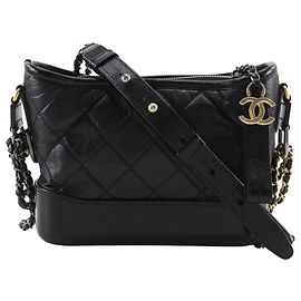 Borsa a tracolla Gabrielle Hobo piccola in pelle d'agnello matelassé nera Chanel