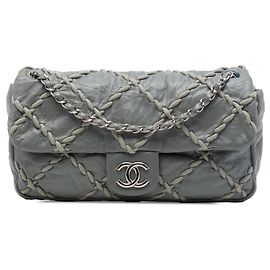 Borsa a tracolla Chanel Medium Quilted Crinkled Calfskin Ultra Stitch Grigia