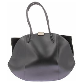 Nina Ricci Bolsa Le Bal em Couro Preto