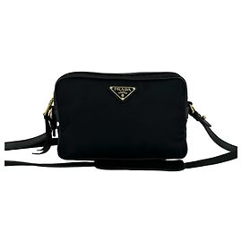 Mini borsa a tracolla Prada in nero