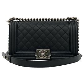 Chanel Boy Chanel Coco Mark Schultertasche aus Kaviarleder mit Kette