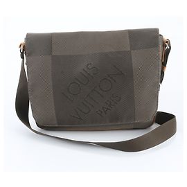 Louis Vuitton Damier Géant Petit Messager Tasche