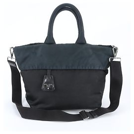 Prada Tessuto Nylon Schultertasche aus Leder, wendbar, mit Dreiecks-Logo