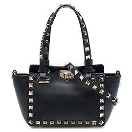 Borsa Trapeze Rockstud in micro pelle nera Valentino