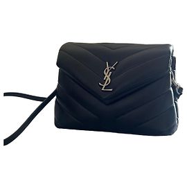 Yves Saint Laurent Borsa a tracolla Saint Laurent Loulou Toy in pelle nera