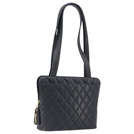CHANEL Matelasse Tote Bag aus Lammleder Schwarz Gold CC Auth 203447V