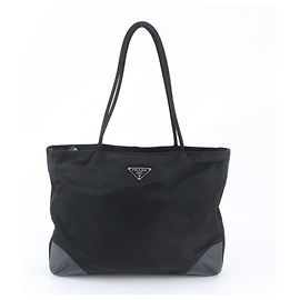 Borsa Tote Prada in nylon Tessuto con logo triangolare nero