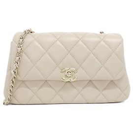 Borsa a tracolla Chanel AP4592 in pelle d'agnello beige