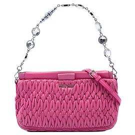 Bolso Satchel Miu Miu de Nappa Matelassé Rosa con Estructura y Cadena de Cristal