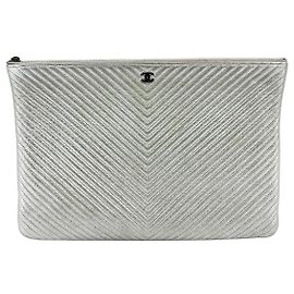 Necessaire Chanel Camellia Caviar