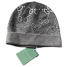 Gucci Boné GG Monogram Cinza