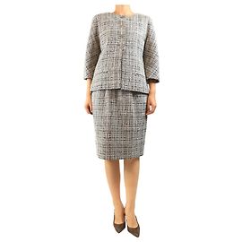 Chanel Grey tweed jacket and skirt set - size UK 14