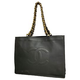 Saco Tote Chanel em pele de cordeiro preta