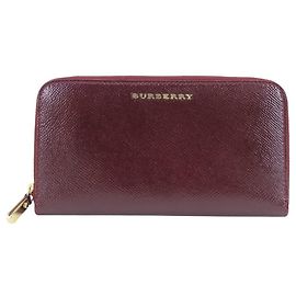Cartera larga Burberry en piel charol Bordeaux