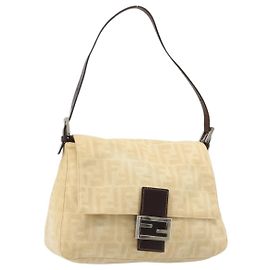 Borsa a tracolla FENDI Zucca Canvas Mamma Baguette Beige Silver Auth 186809A