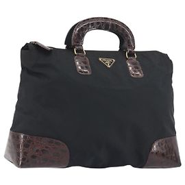Sac à main PRADA Nylon Black Gold Auth 187087