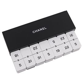 CHANEL Domino plástico Negro CC Auth 184280M